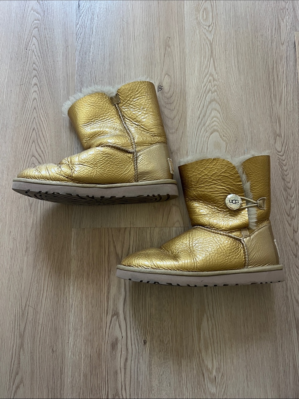 UGG Metallic Gold Shearling Ugg Boots 9M